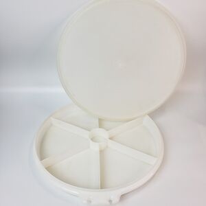 Tupperware 12" Round 405-1 Veggie Carrier/Keeper W 224-9 Lid Vtg White